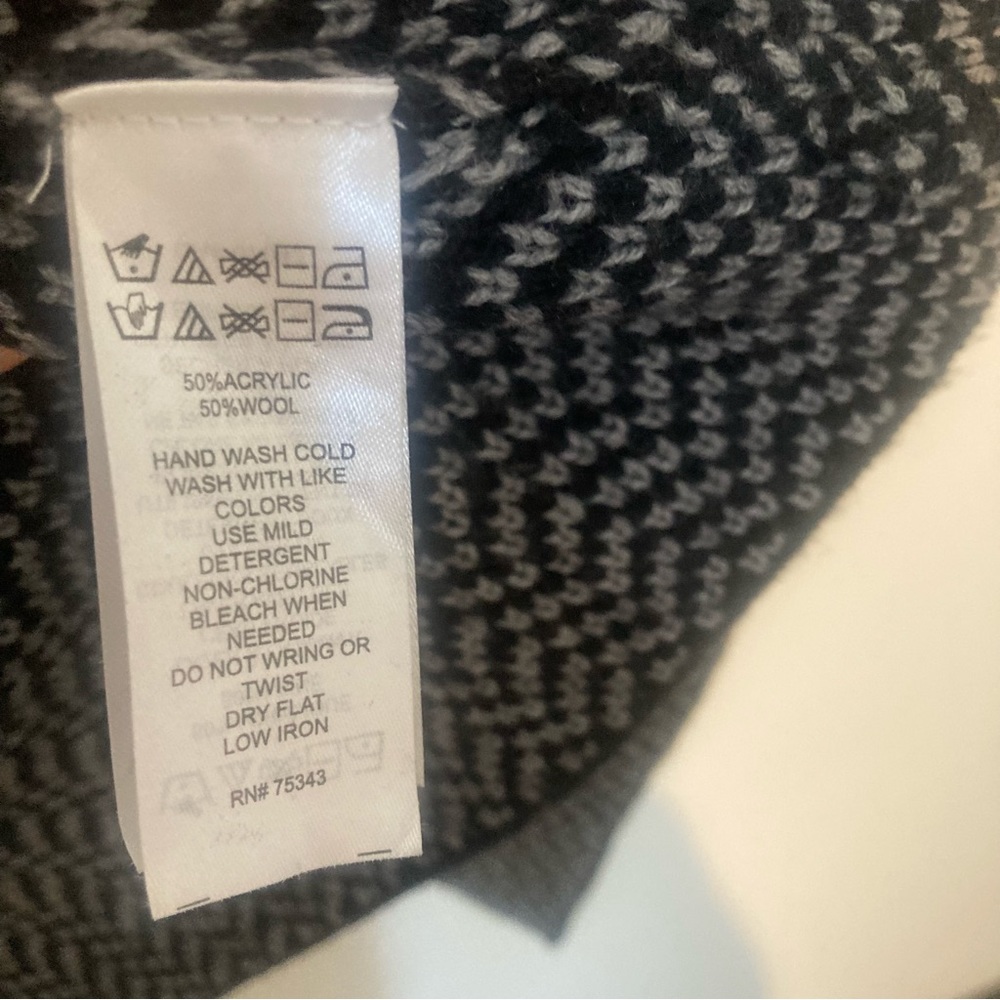 Wool Cardigan - Picture 5 of 10